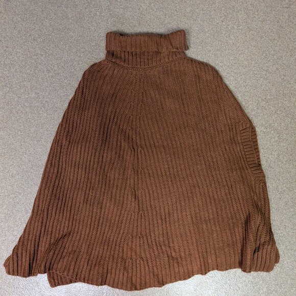 Super cute and cozy sweater poncho - Picture 2 of 4